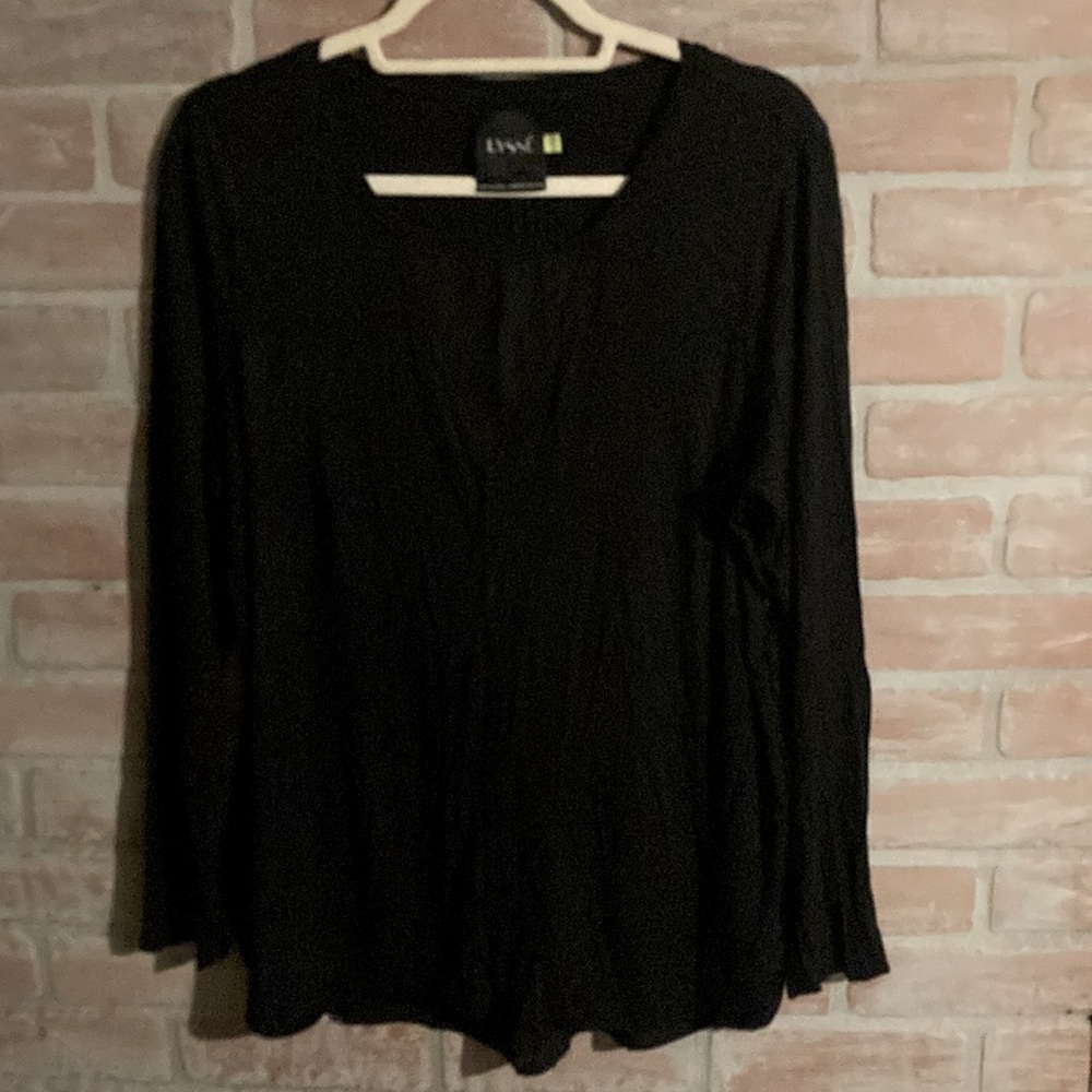 Long sleeve black pullover soft tshirt feel worn twice